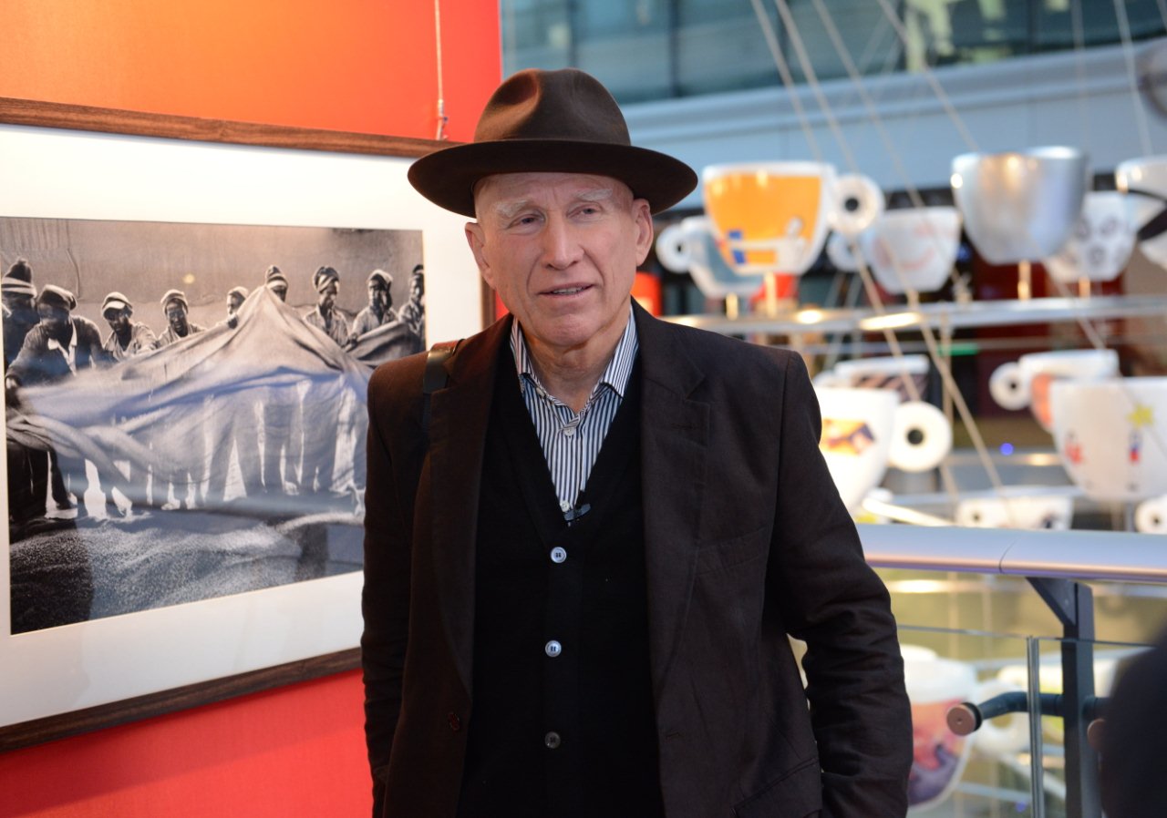 Sebastião Salgado na inauguração da Galleria illy em Pequim