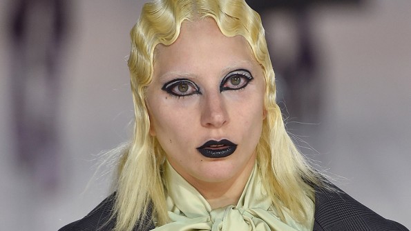 Lady Gaga e Kendall Jenner estrelam desfile de Marc Jacobs 