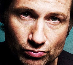 Red Hot Chili Peppers processam seriado de David Duchovny