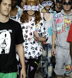 Amonstro e muita toy art na La Cucaracha