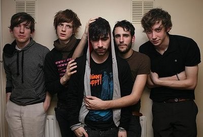 Foals entram com tudo em 2008
