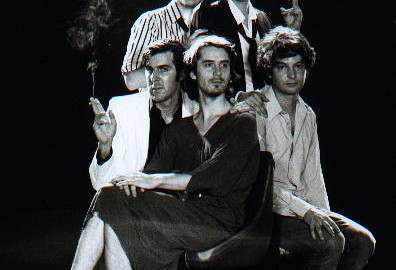 Poni Hoax lança primeiro álbum