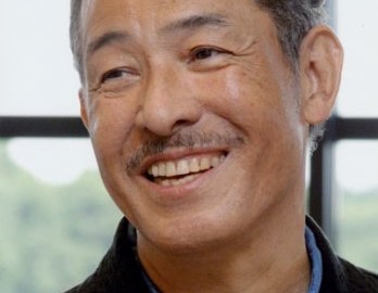 Issey Miyake pede a Obama para visitar Hiroshima