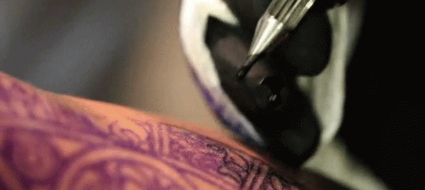 Yves Saint Laurent e a tatuagem