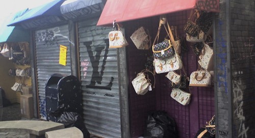 Terror em Chinatown (para os falsificadores de bolsas)