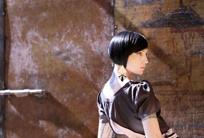 Marina Dias estrela campanha da grife Karin Feller