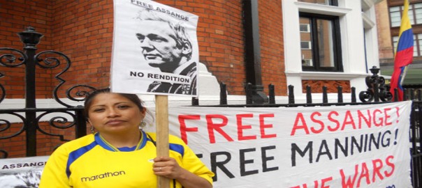 Polícia britânica pode invadir embaixada do Equador