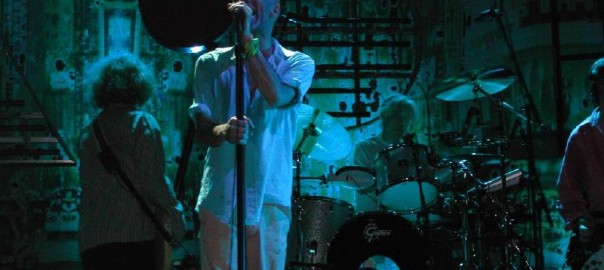 James Franco dirige Lindsay Lohan em clipe do R.E.M.