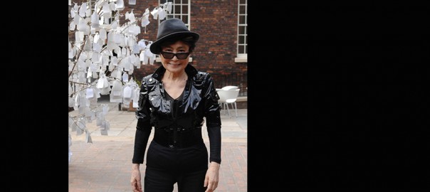 Yoko Ono ataca de estilista