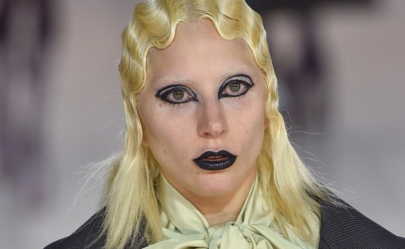 Lady Gaga e Kendall Jenner estrelam desfile de Marc Jacobs