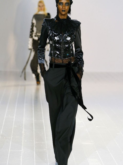 Lady Gaga e Kendall Jenner estrelam desfile de Marc Jacobs