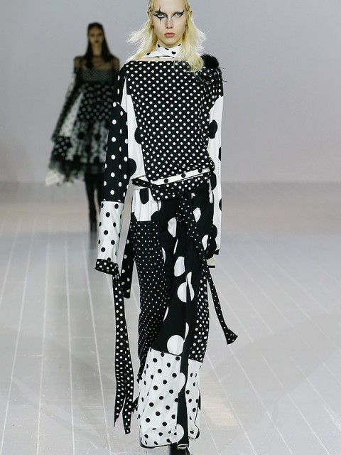 Lady Gaga e Kendall Jenner estrelam desfile de Marc Jacobs