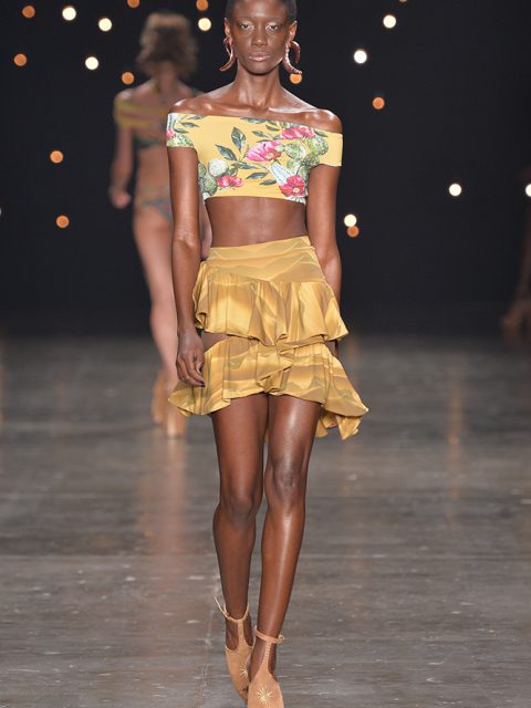 Desfile Triya verão