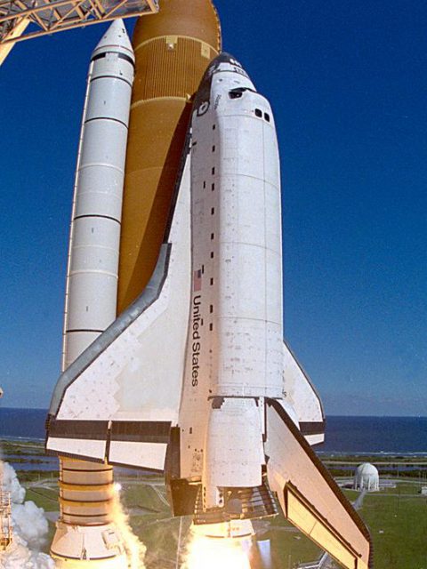 Astronauta Marcos Pontes recebe turistas no Kennedy Space Center 