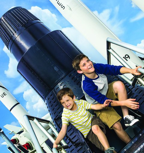 Astronauta Marcos Pontes recebe turistas no Kennedy Space Center 