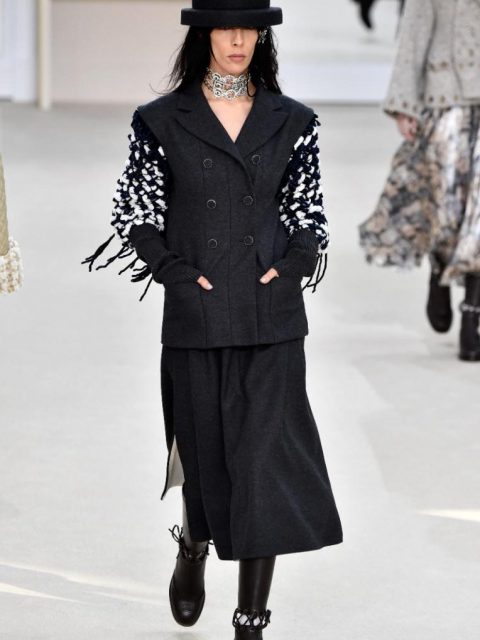 Confira o desfile de inverno Chanel 2017