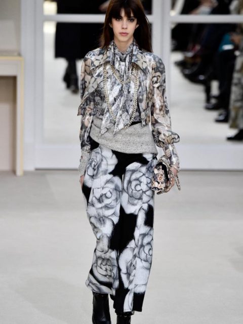 Confira o desfile de inverno Chanel 2017