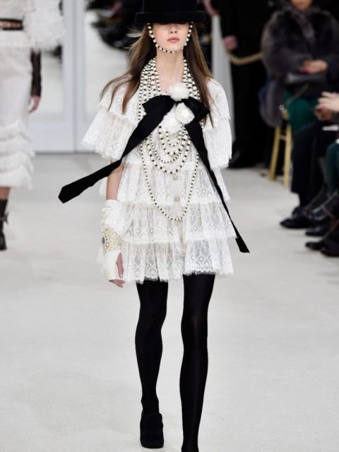 Confira o desfile de inverno Chanel 2017