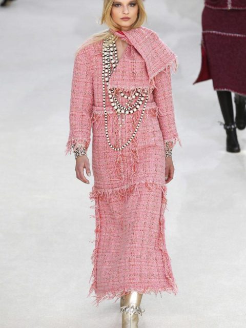 Confira o desfile de inverno Chanel 2017