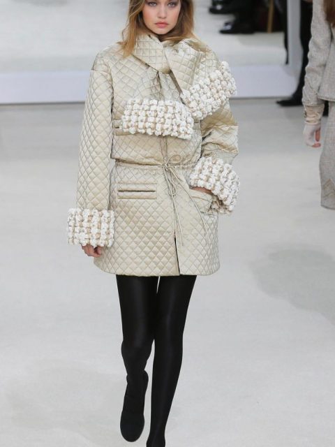 Confira o desfile de inverno Chanel 2017