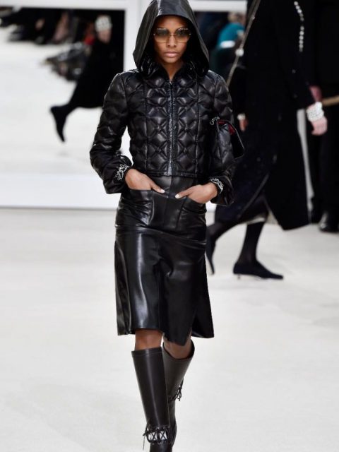 Confira o desfile de inverno Chanel 2017