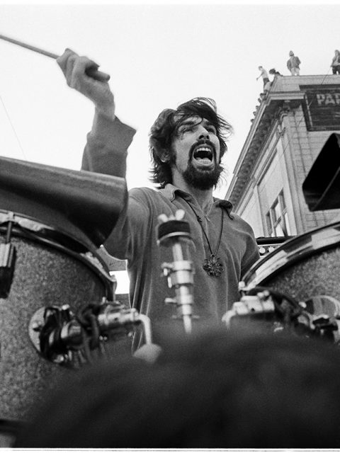 Long Strange Trip já está disponível no Brasil