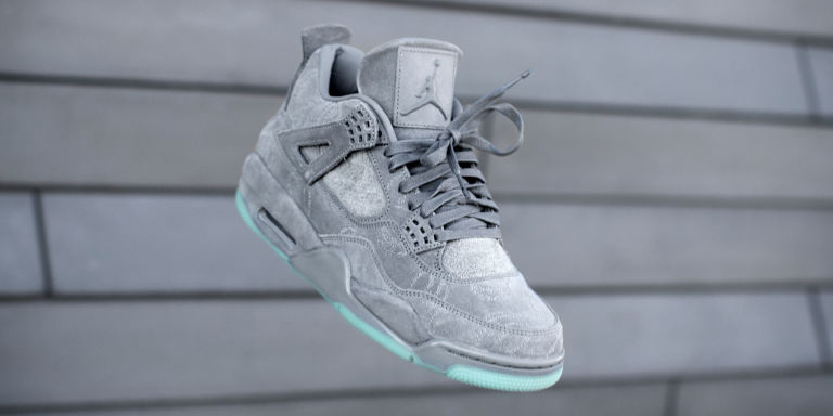 Neymar arremata sneaker de Kaws