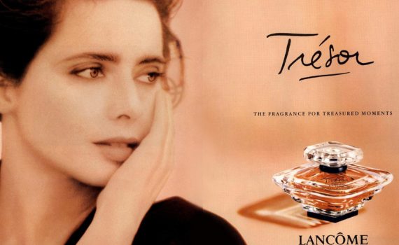 Isabella Rossellini volta à Lancôme aos 65