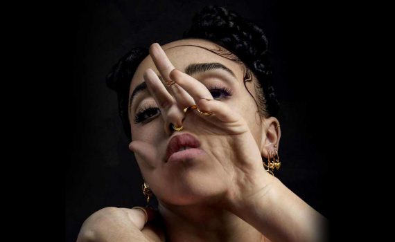 FKA Twigs aprendeu pole dance para Celhophane