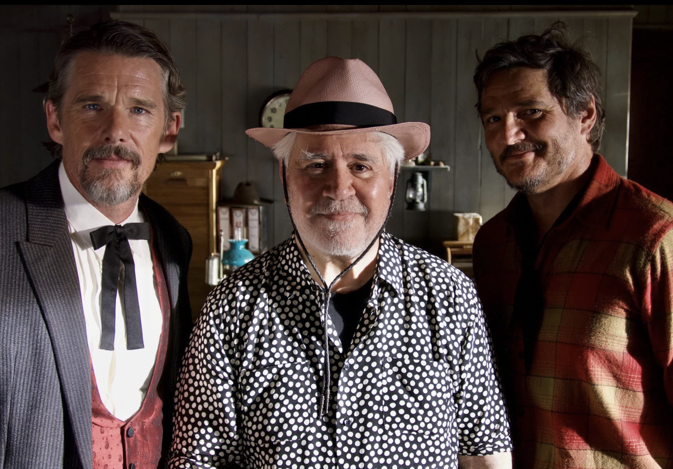 Pedro Pascal, Ethan Hawke e Pedro Almodovar fazem primeiro filme produzido pela Saint Laurent