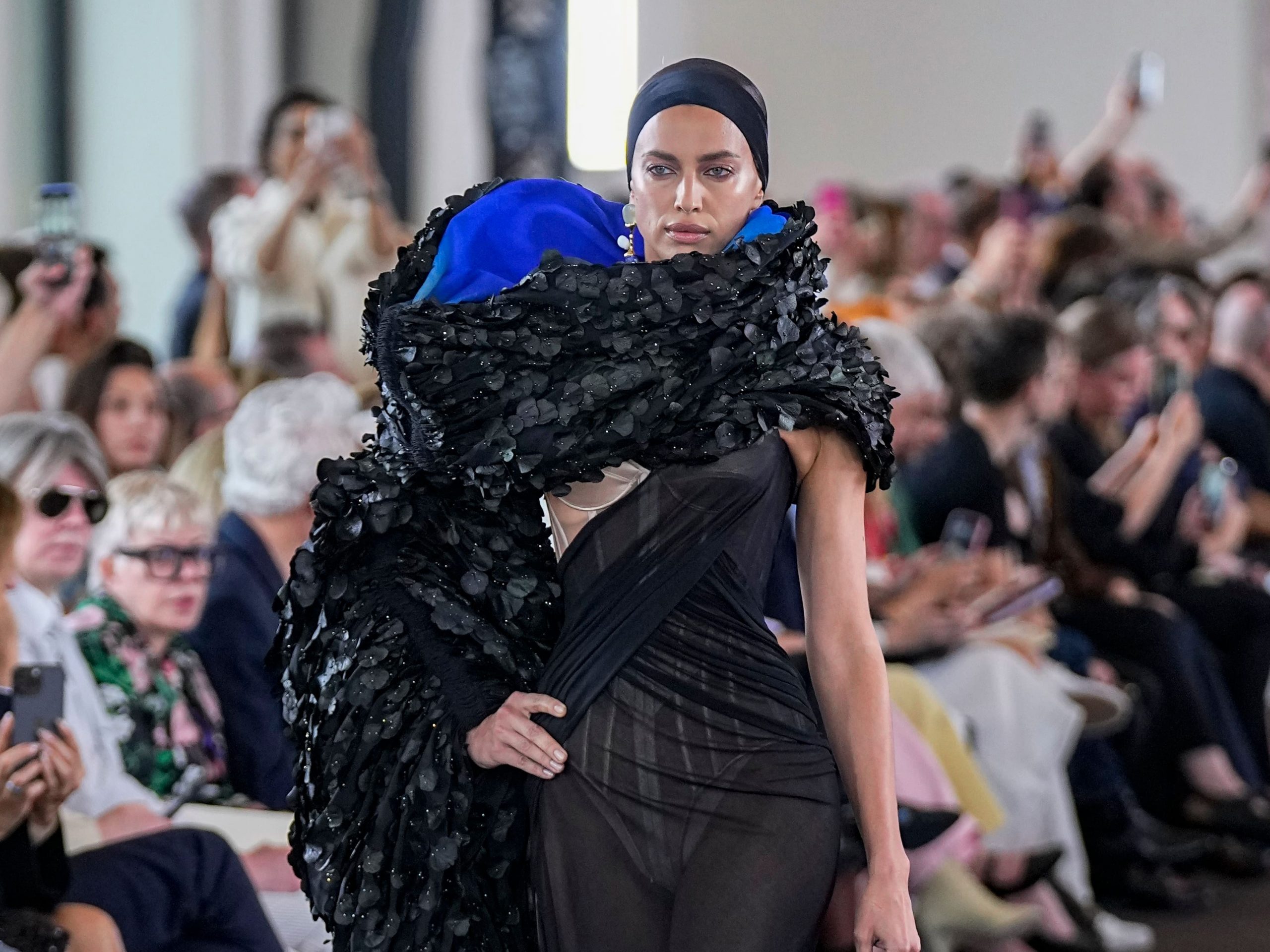 Desfile Schiaparelli Alta Costura 2023-2024