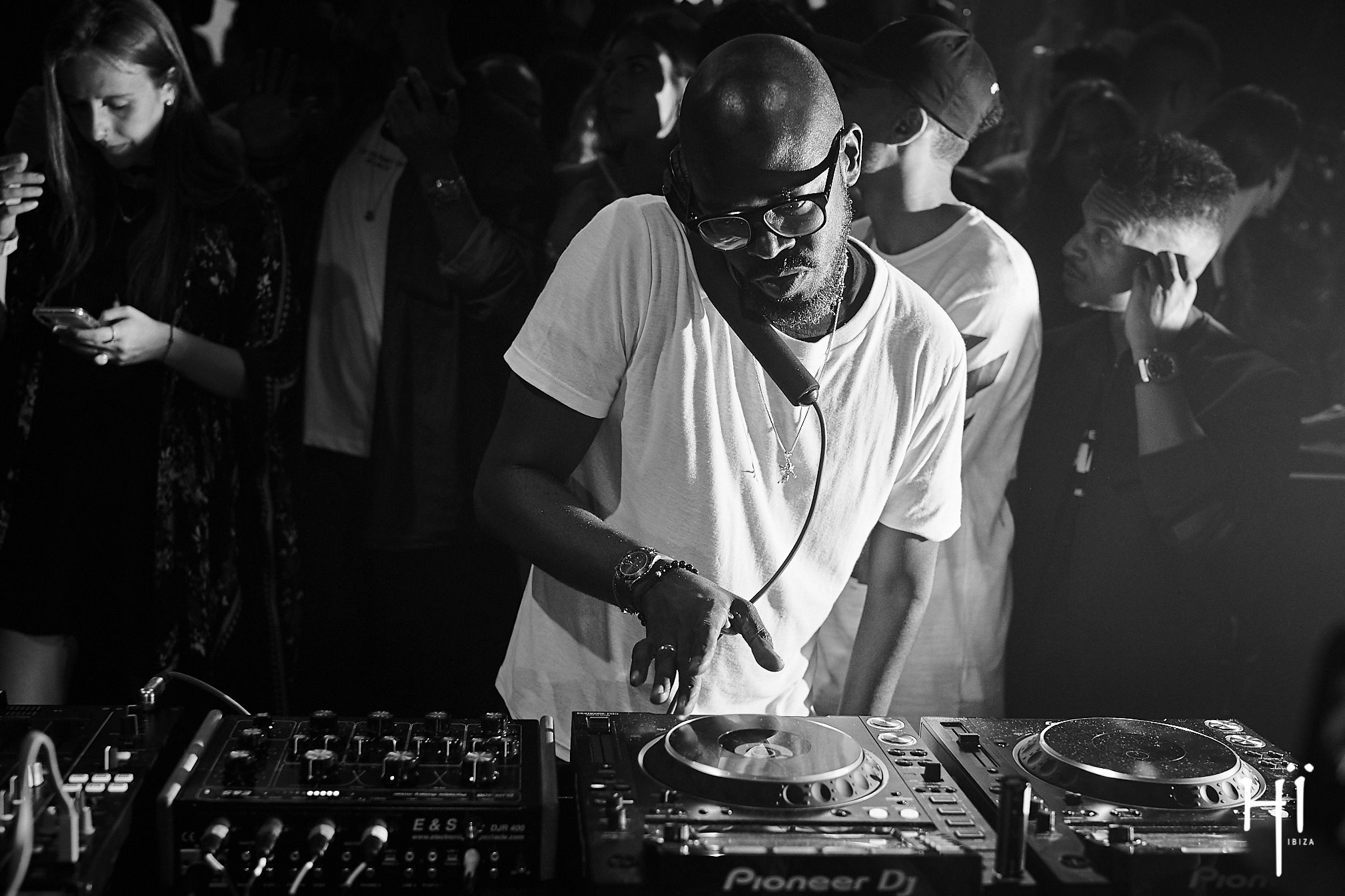 DJ sul africano Black Coffee toca no Brasil em abril