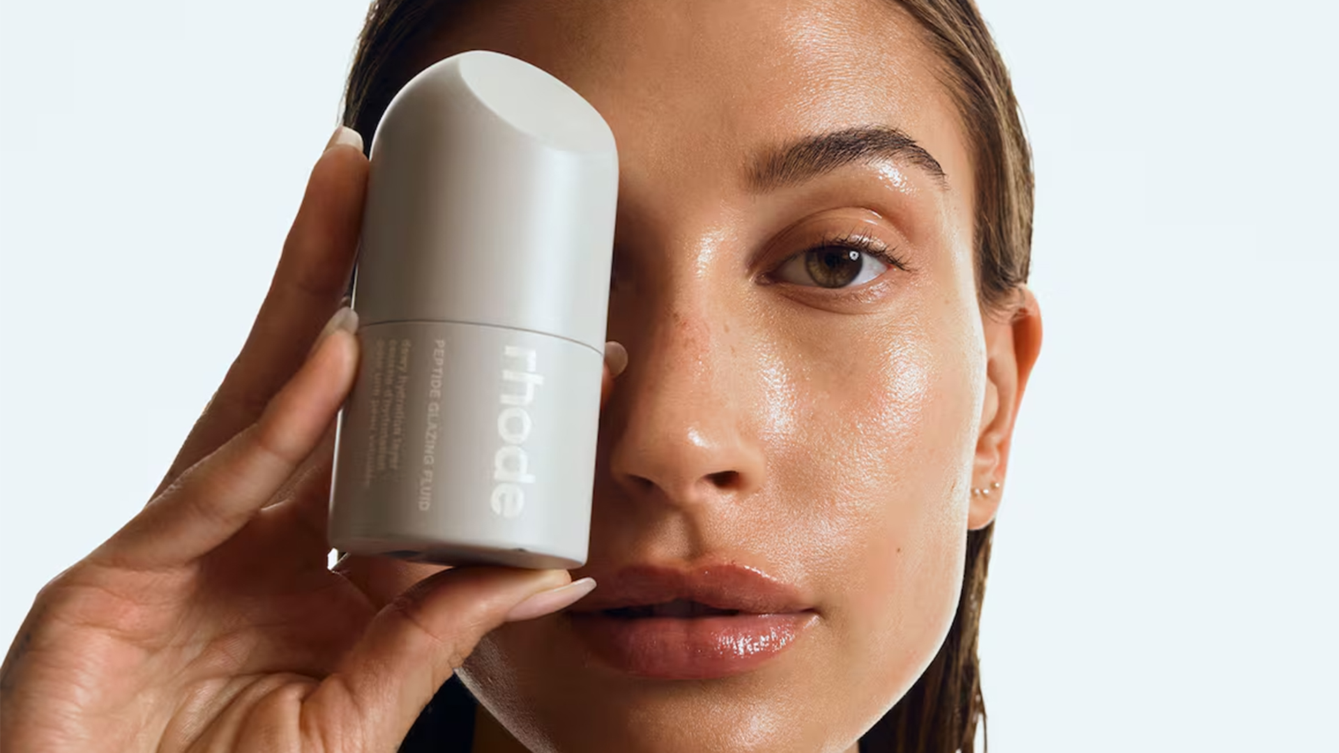 Hailey Bieber vende Rhode por 1 bilhão de dólares