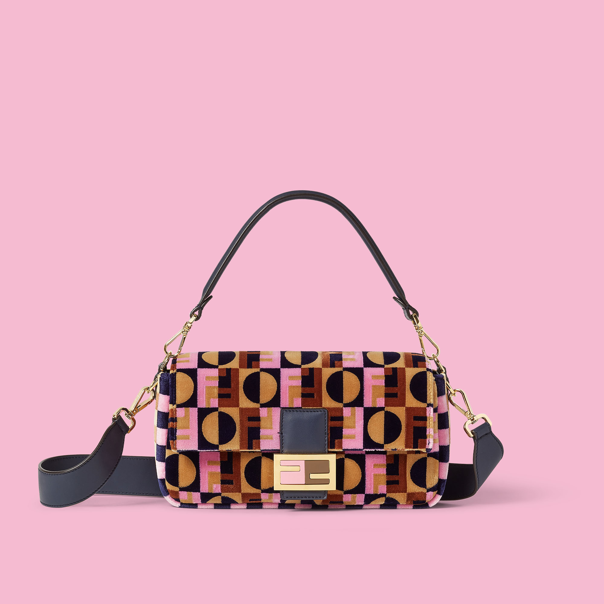 Fendi lança linha exclusiva Emily in Paris